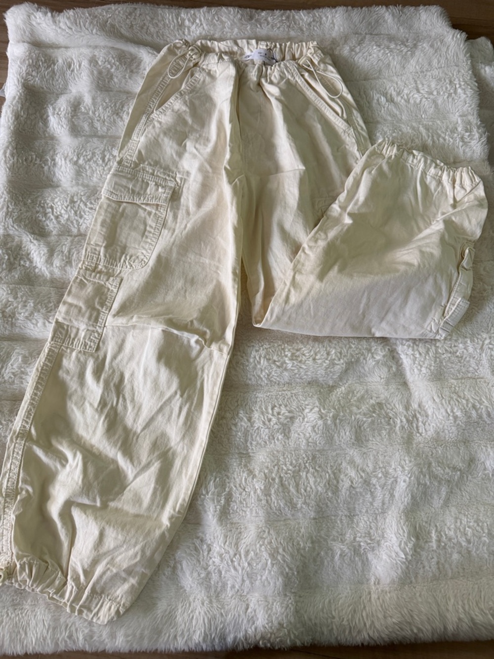 Casual Cargo Jogger Pants in Cream ZARA